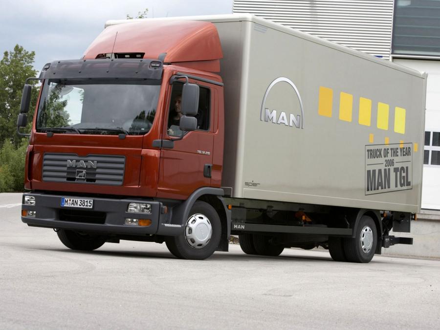  MAN TGL 12.210 2005 года  (фото 1 из 9)